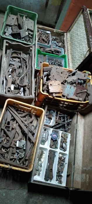 Starocie z różnych metali