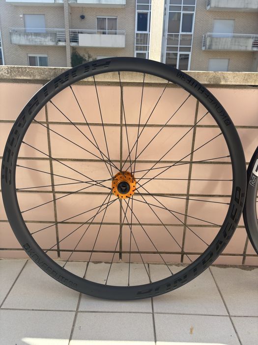 Rodas Carbono Enve/Bontrager 29/27.5 - Mullet