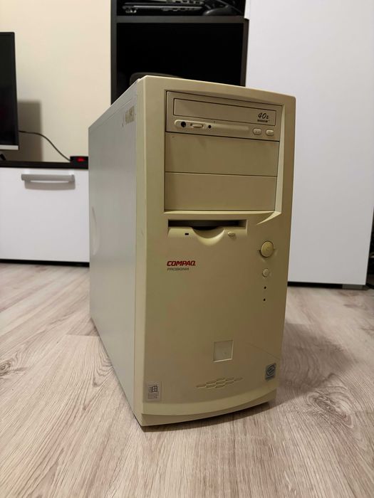 Stary komputer stacjonarny