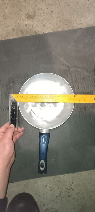 Сковорідки б/у великі та малі