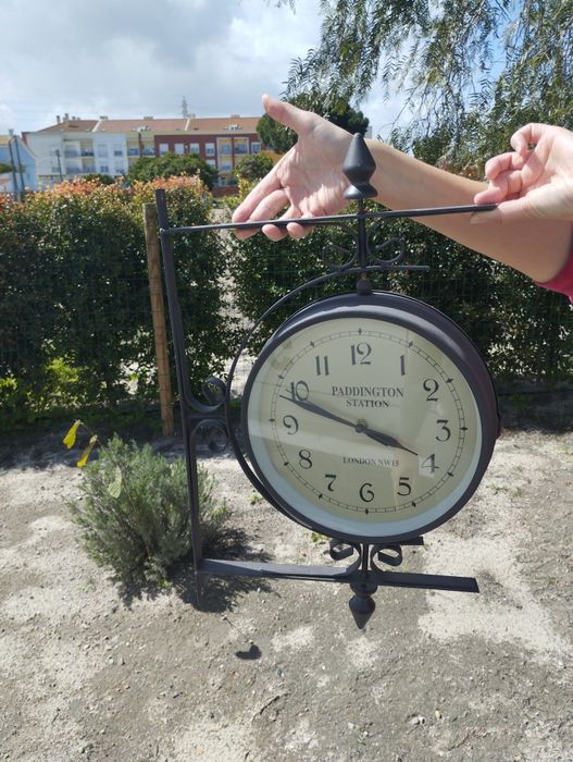 Relógio tipo estação