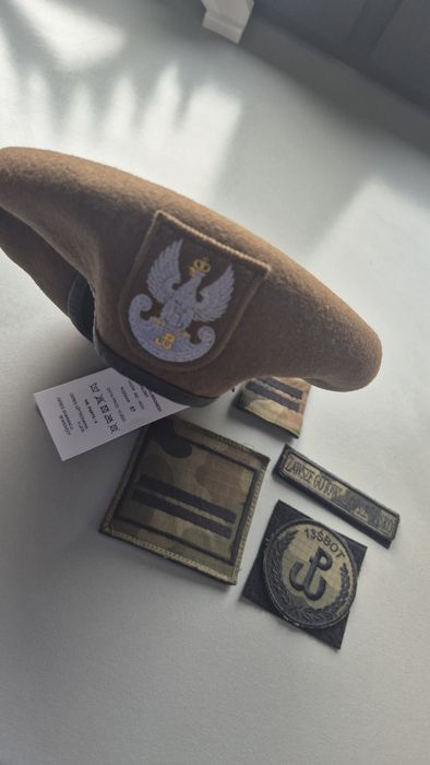 Beret + dystynkcje wojskowe WOT