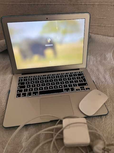 MacBook  AIR (13-inch, 2017)