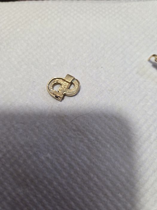 Brinco Christian Dior