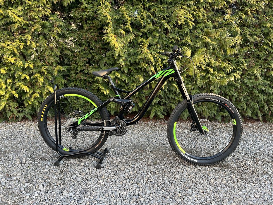 NS Fuzz L 27.5 ( dh downhill freeride giant glory demo 8 specialized )