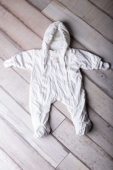 Kombinezon niemowlęcy kremowy zimowy 0-3 miesiące 62 chrzest