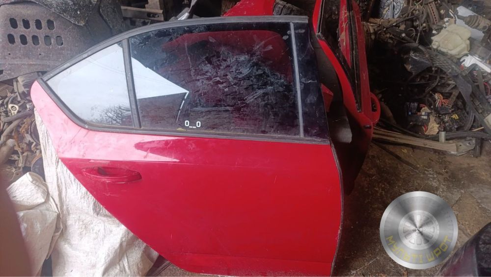 Продам задние правые двери Skoda Octavia A7