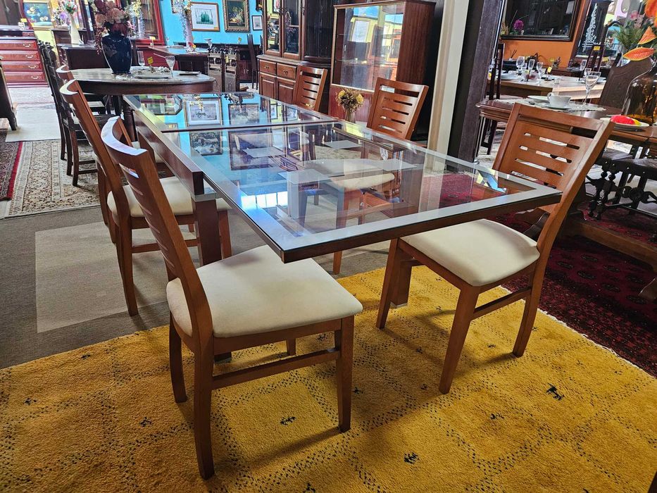 Mesa em madeira e vidro - Bom estado geral - Extensível - Só