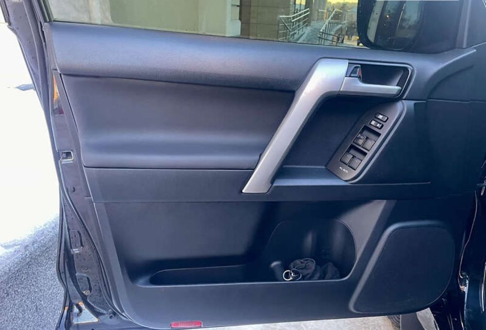 Toyota Land Cruiser Prado 2019 VIN JTEBU3FJ00K174990 фото оголошення 17 з 21