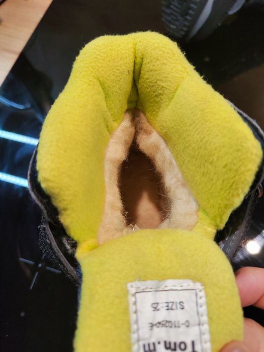 Buty zimowe śniegowce rozmiar 25 raz założone