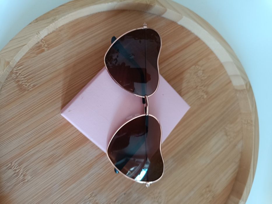Nowe okulary w kształcie serc brazowe