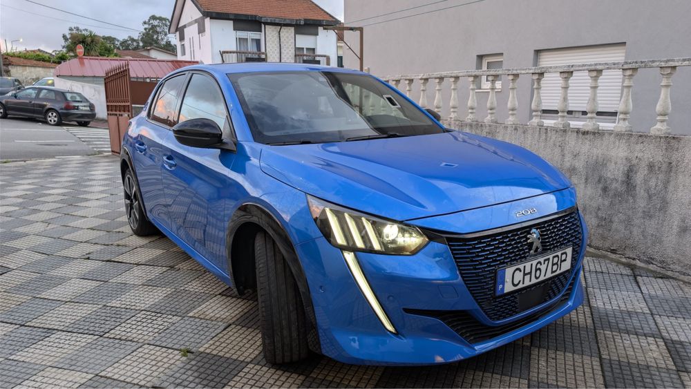 PEUGEOT e208 GT line 50kWH