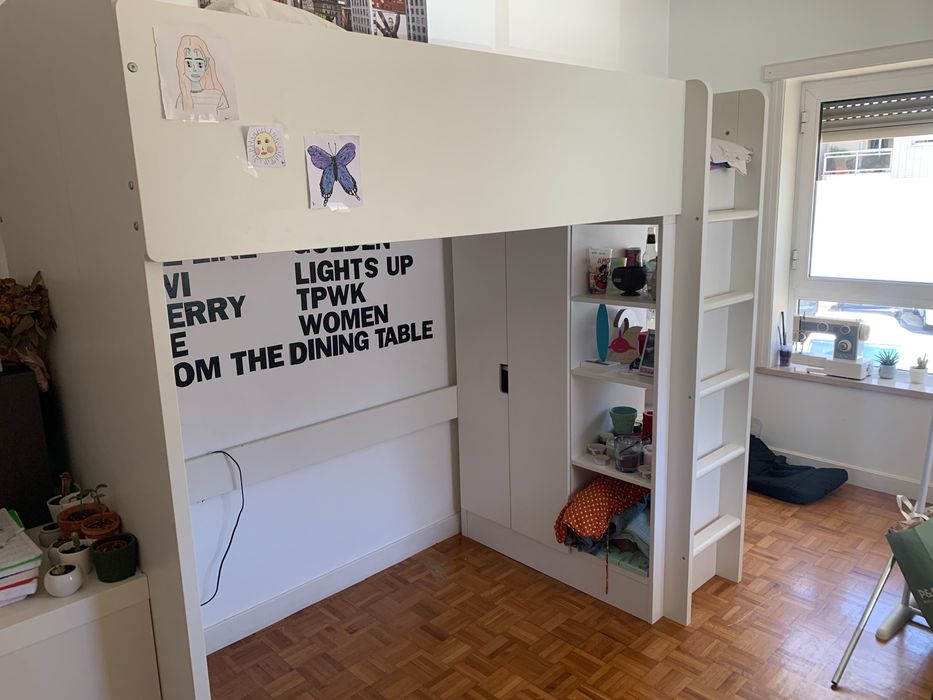 mobília de quarto/ cama com secretária