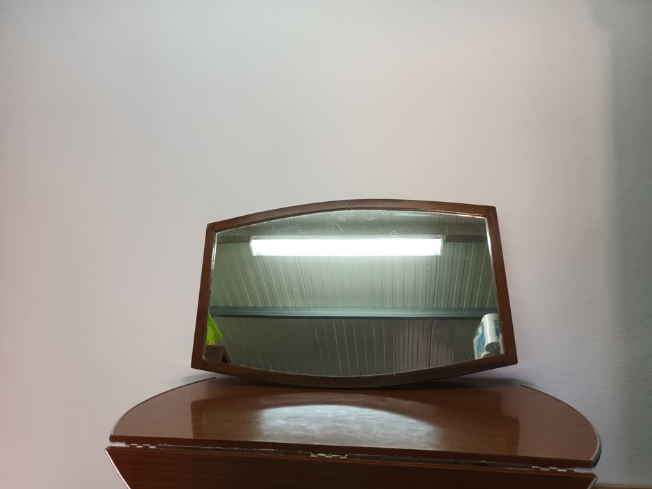 Espelho  de madeira antigo