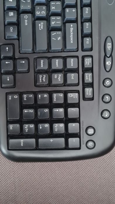 Беспроводная клавиатура и мышь Genius Wireless KB 600 Black V2