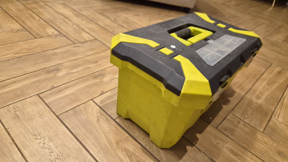 Ryobi skrzynka  walizka na narzędzia RTB19INCH
