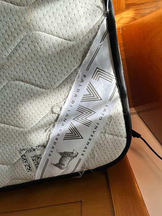 Camas/estrados/colchões de solteiro