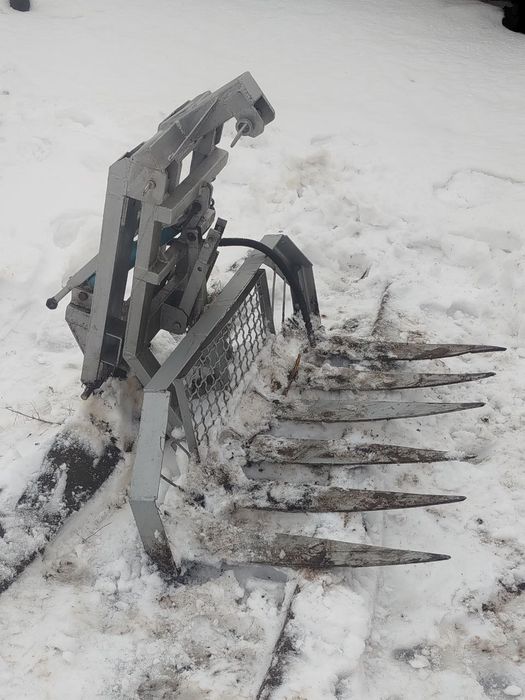 Продам погрузчик, розкидач, на навісне