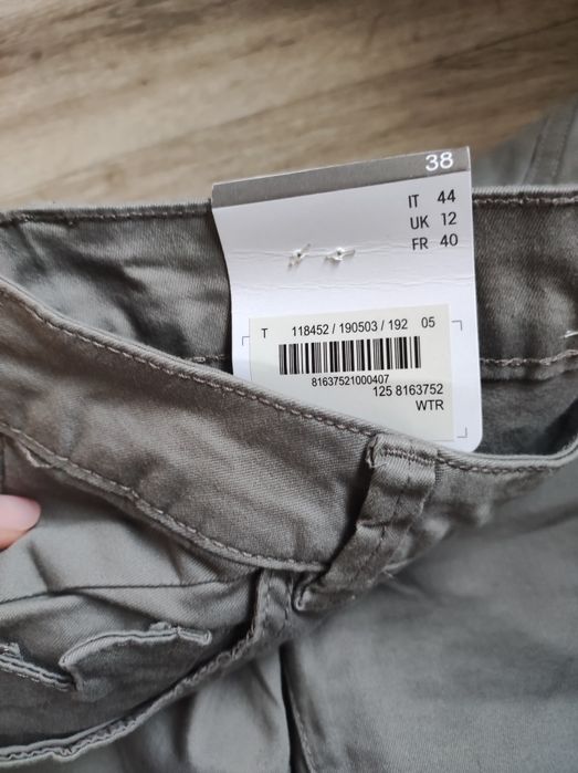 Продам шорты серые 44 размера новые