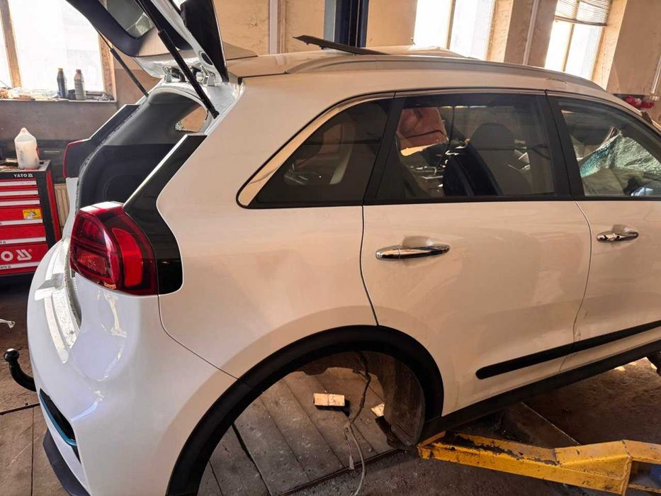 Крило Kia Niro 2021 комплект/РОЗБОРКА