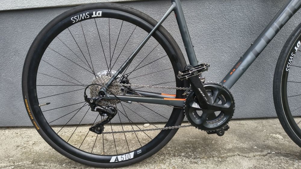Rower szosowy Cube Attain