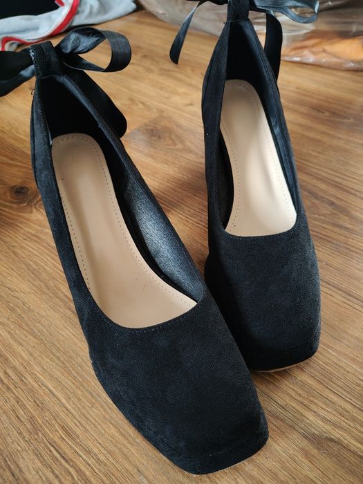 Buty damskie na obcasie