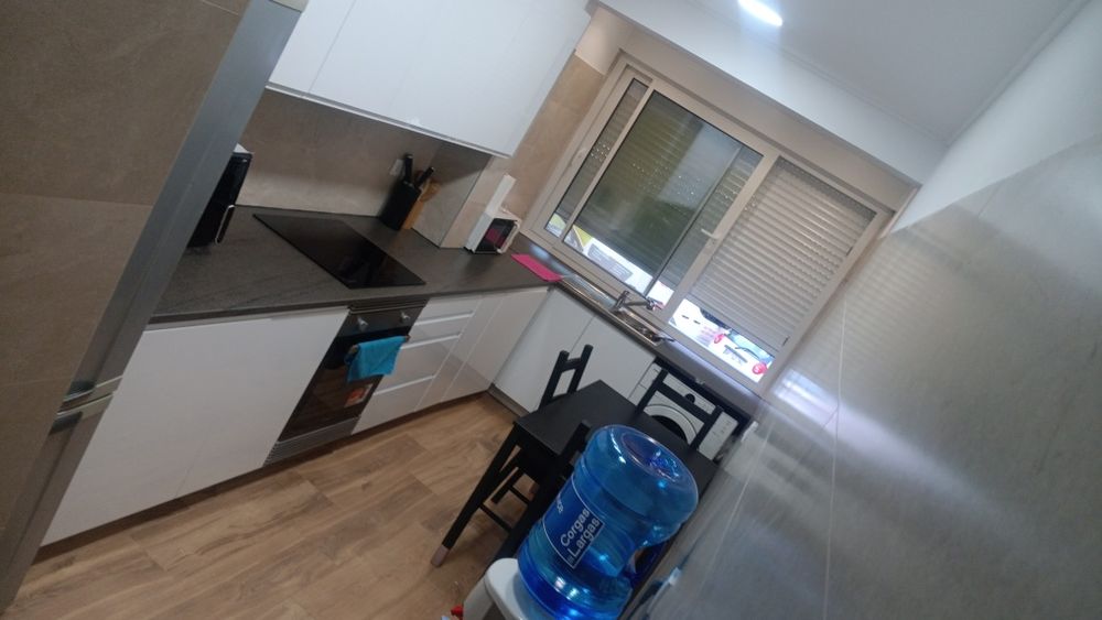Arrenda-se um quarto