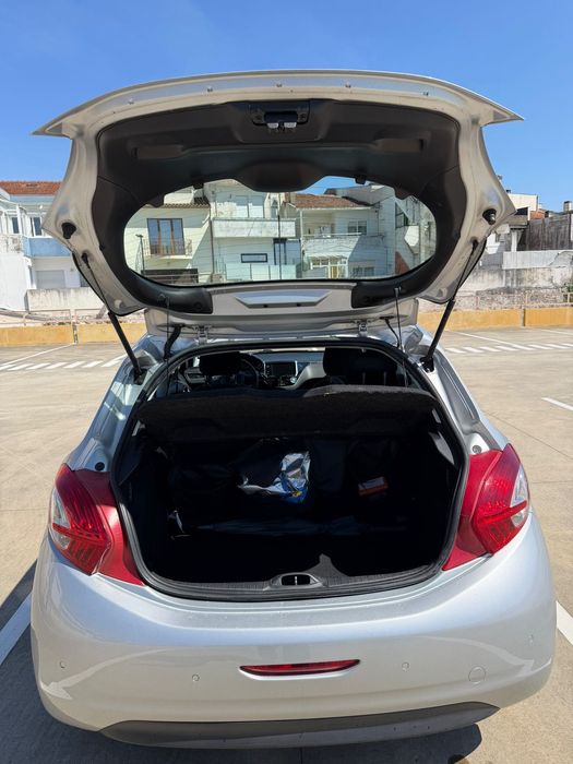 Peugeot 208 1.4 HDi