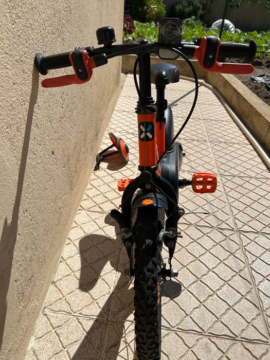 Bicicleta infantil B`Twin 14'' Decathlon c/rodinhas