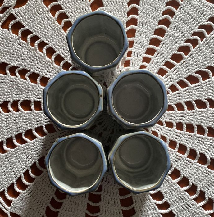 Conjunto de Copos/Canecas em Cerâmica Decorada – 5 Unidades