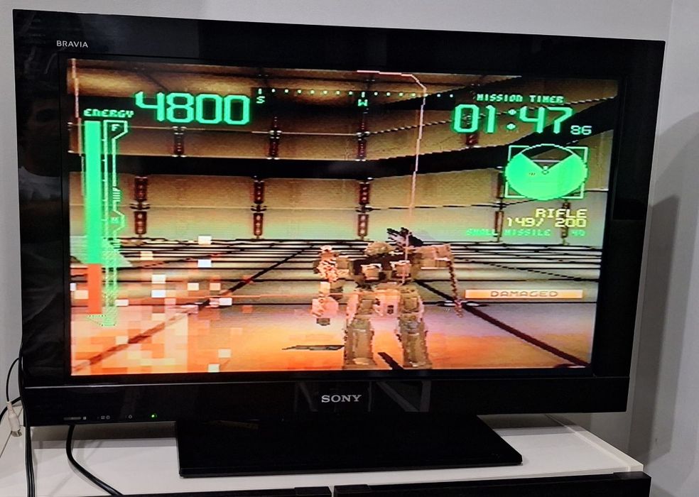 Sony PS1 com película exclusiva.