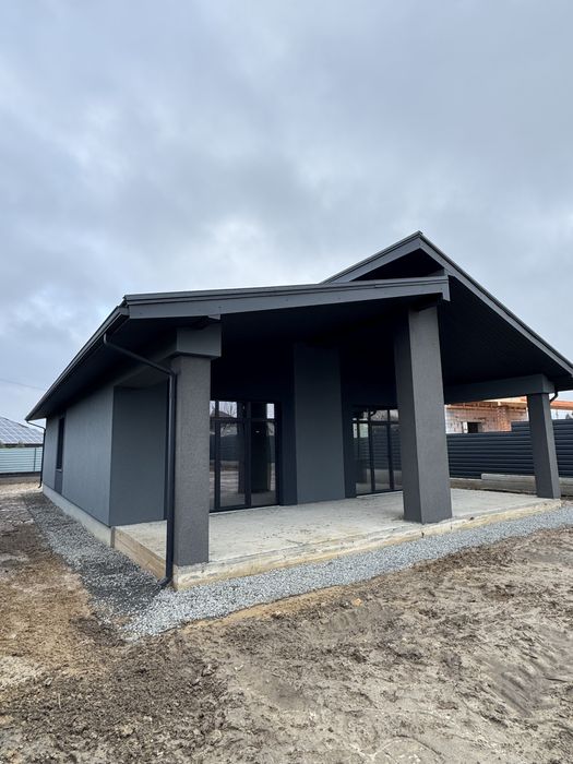 Одноповерховий будинок/котедж поруч з Києвом 110 квадратів