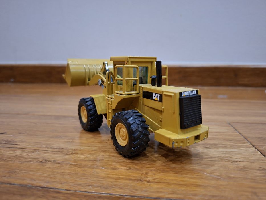 Model NZG 237 Caterpillar 966 1:50