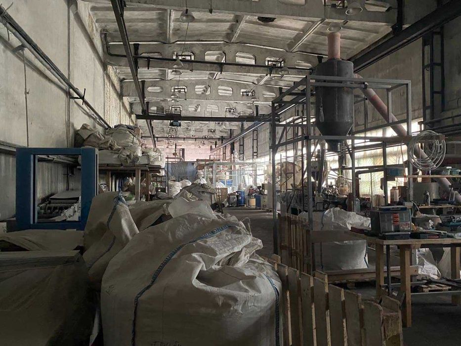 Продам производственное здание 2400 квм.