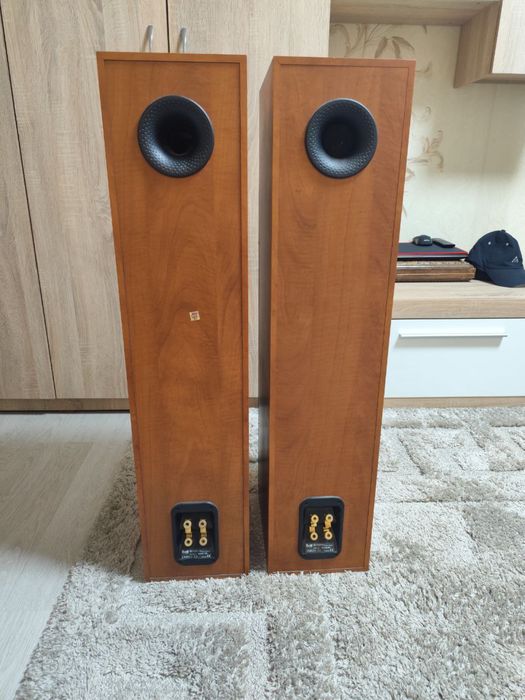 Напольная акустика Bowers & Wilkins (B&W)