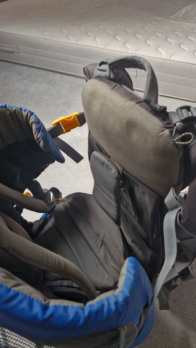 Nosidełko turystyczne na stelażu Deuter Kid Comfort II