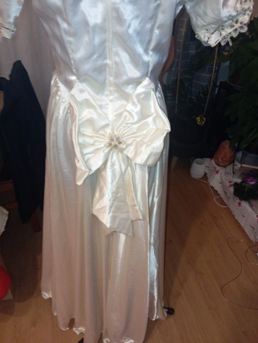 Przepiękna  kremowa suknia ślubna w stylu vintage