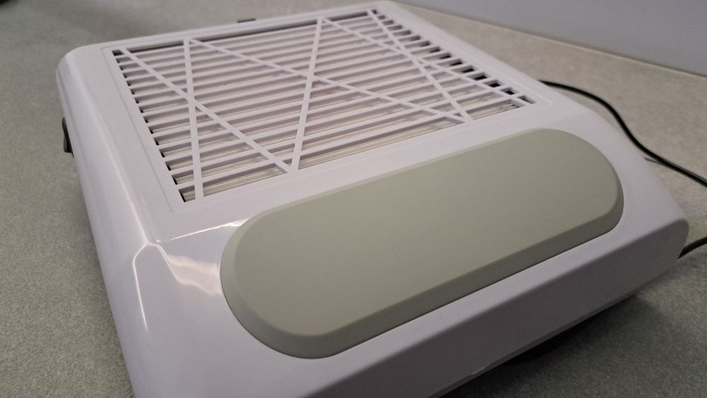 Pochłaniacz do pyłu manicure