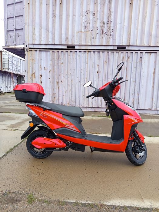 Електроскутер Ares 2500Вт, шолом у подарунок