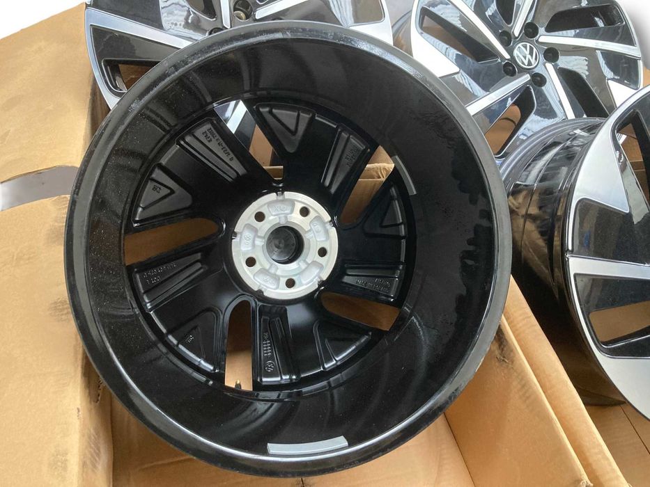 Felgi ALUMINIOWE 19 Vw ID7  ID4 Tiguan Golf Passat Arteon DEMO
