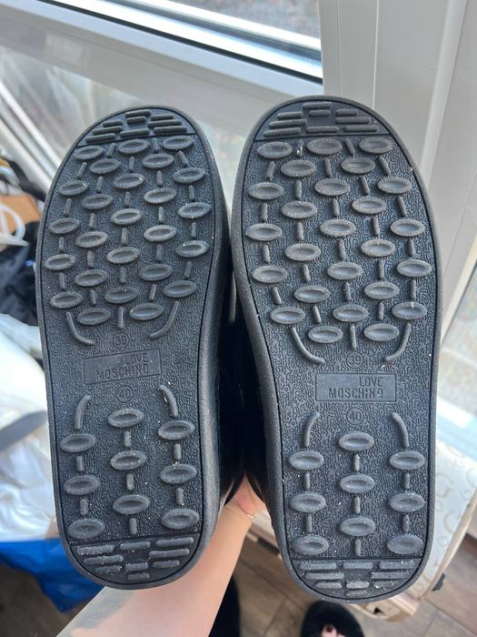 Мунбуты love moschino