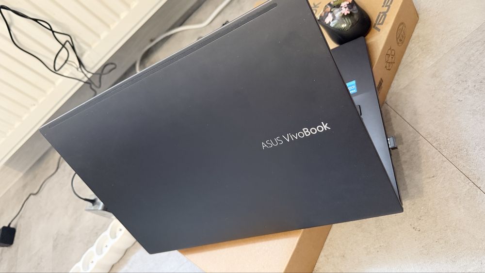 ASUS VivoBook 11th i5