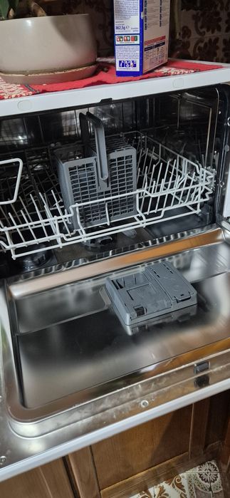 Maquina de lavar loiça de 6 conjuntos64285160078211121