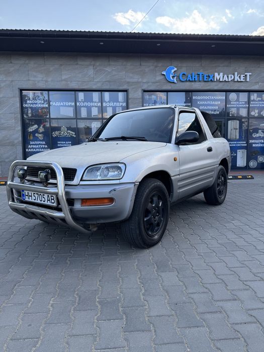 Toyota Rav4 4wd. 1998 год