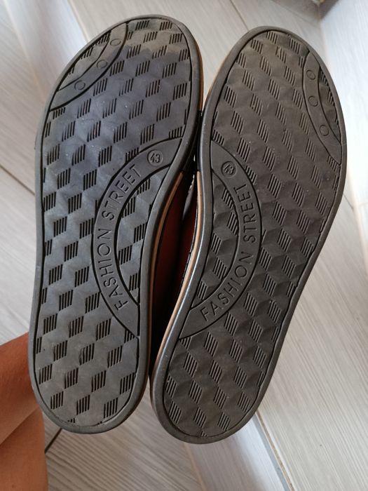 Buty męskie skórzane wygodne Polobut 42-43