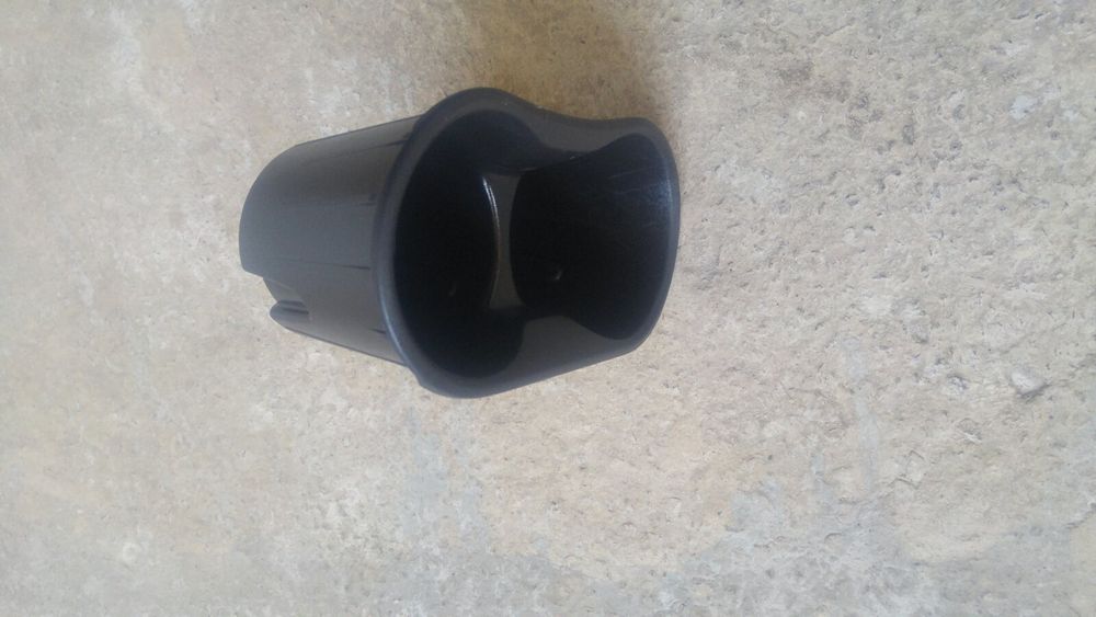 Пепельниці до авто універсальні