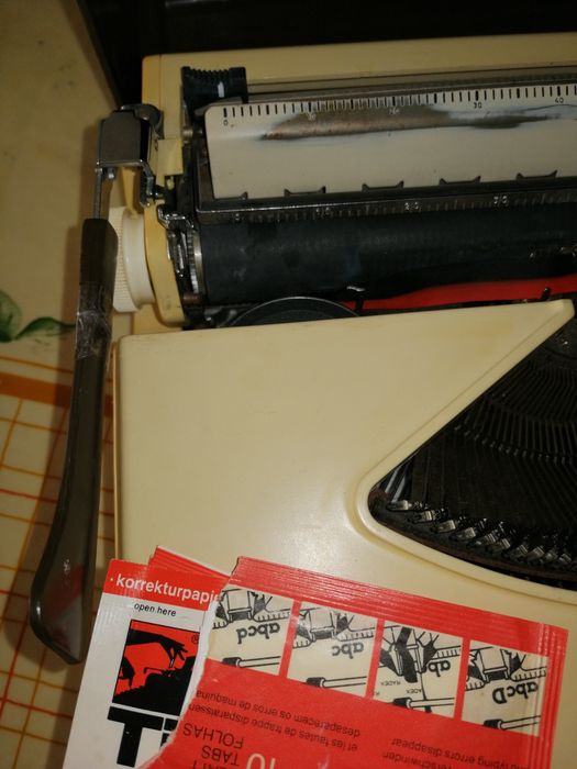 Máquina de escrever Oliva