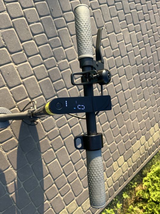 Електросамокат Xiaomi Mi Electric Scooter 1S у хорошому стані