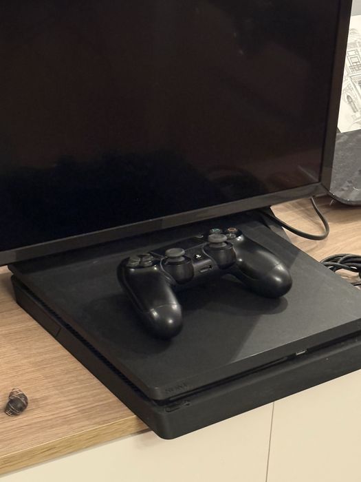 Playstation 4 Slim + dualshock