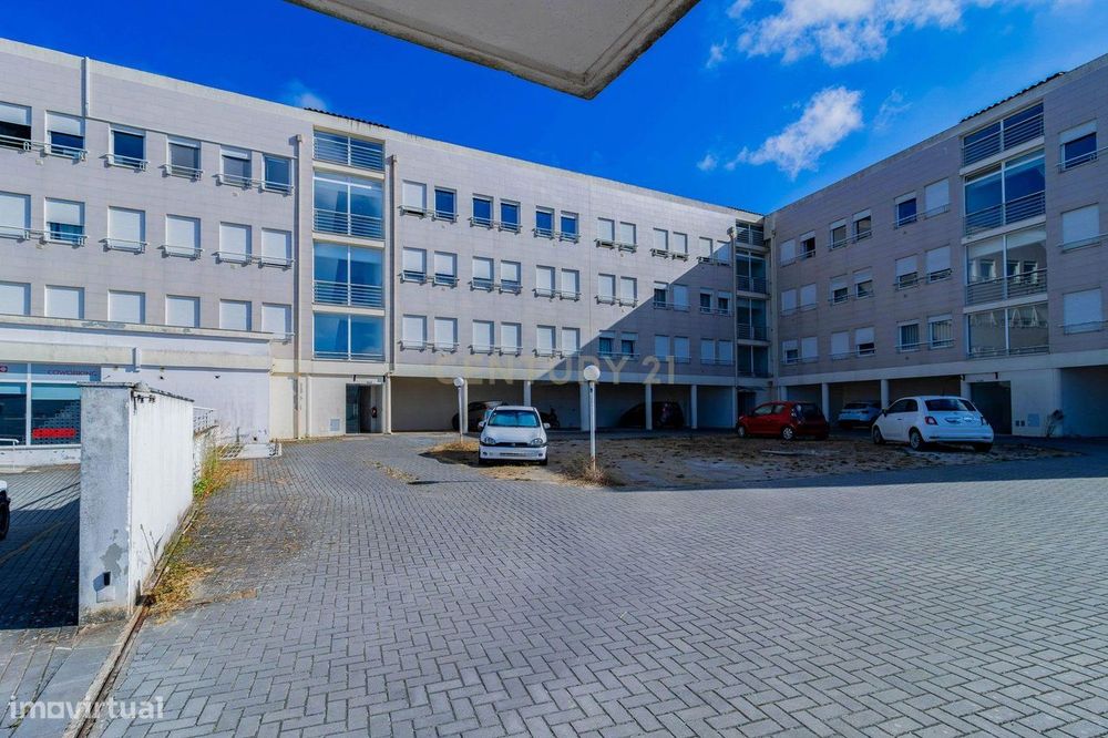 Apartamento T3 Moderno na Marinha Grande, Leiria